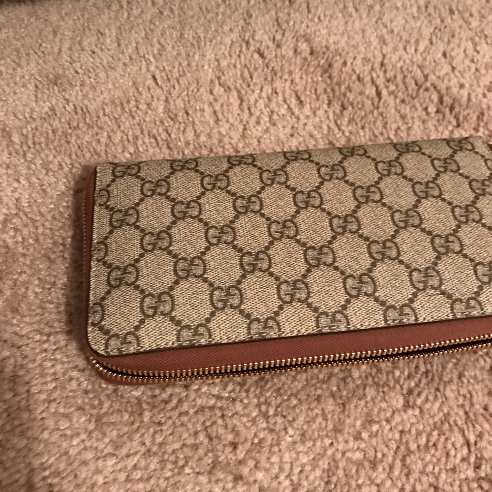 Authentic Gucci wallet - Picture 3 of 4